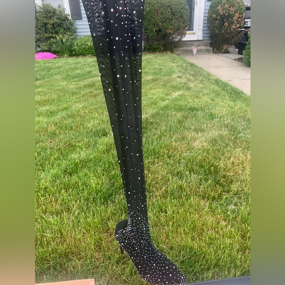 Knee High mesh pumps